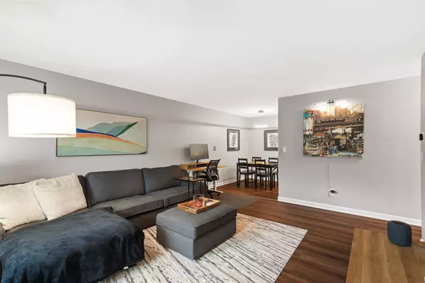 7414 W 22nd ST #305, Saint Louis Park, MN 55426