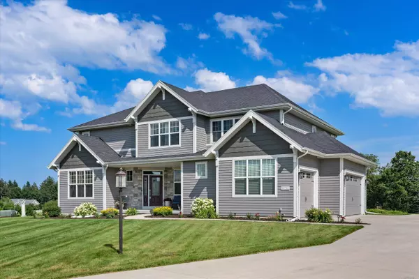 10720 N Blackbird, Mequon, WI 53097