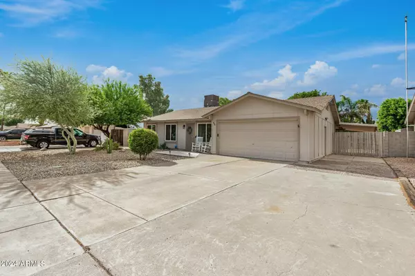 820 W HONONEGH Drive, Phoenix, AZ 85027