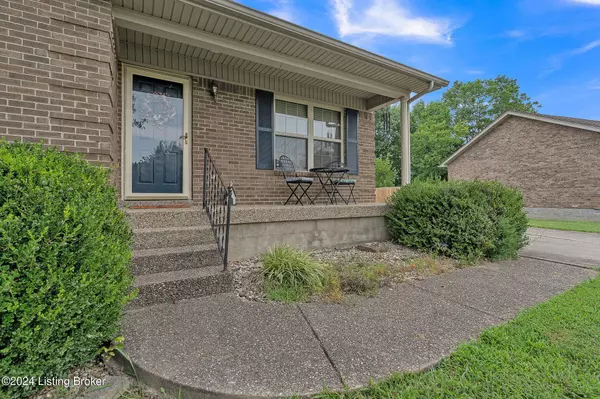 657 River Oaks Dr, Shepherdsville, KY 40165