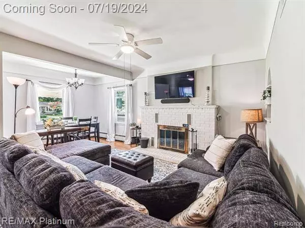 19630 Merriman Court, Livonia, MI 48152