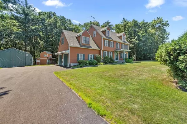 5 Evergreen Ln, Groveland, MA 01834
