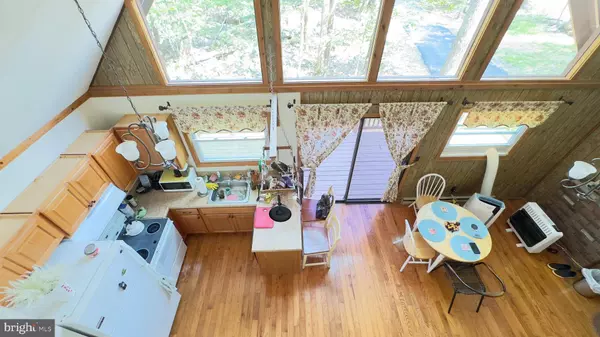 239 SAUNDERS DR, Bushkill, PA 18324