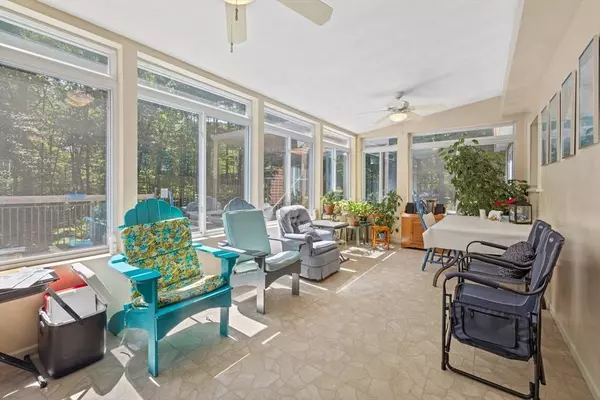 5 Evergreen Ln, Groveland, MA 01834