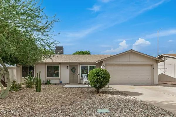 820 W HONONEGH Drive, Phoenix, AZ 85027