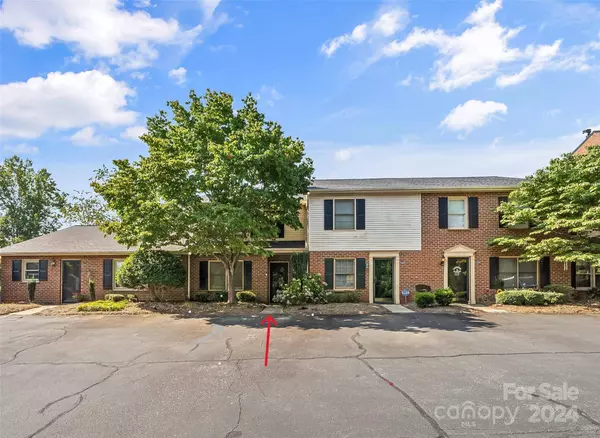 805 21st AVE NE, Hickory, NC 28601