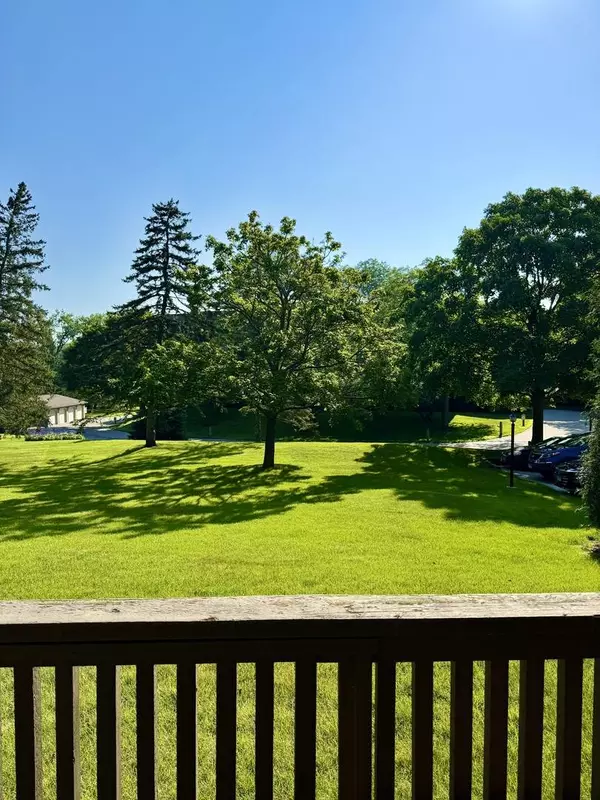 920 Vose DR #103, Gurnee, IL 60031