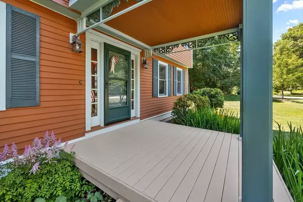 5 Evergreen Ln, Groveland, MA 01834