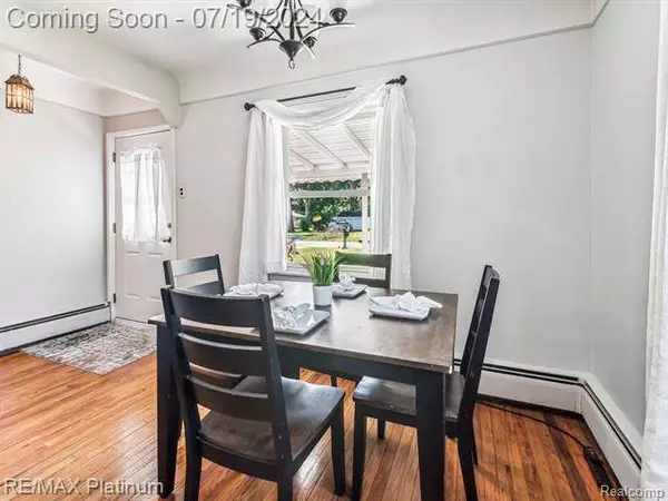 19630 Merriman Court, Livonia, MI 48152