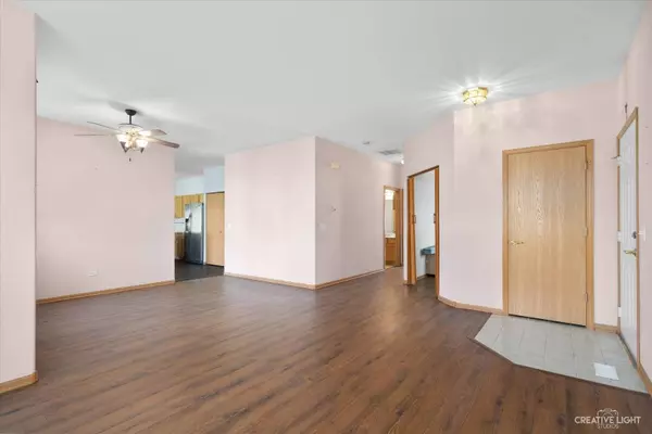 1271 Park Place CT #1271, Crest Hill, IL 60403