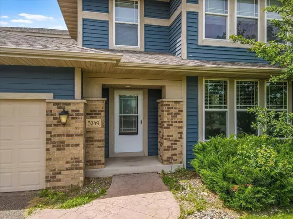 5249 99th CIR N, Brooklyn Park, MN 55443