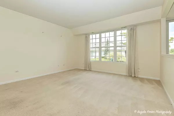 11268 Bellflower LN, Huntley, IL 60142