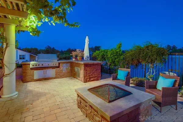 10989 Red Cedar Dr, San Diego, CA 92131