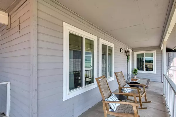 7042 N McCampbell Drive, Fresno, CA 93722