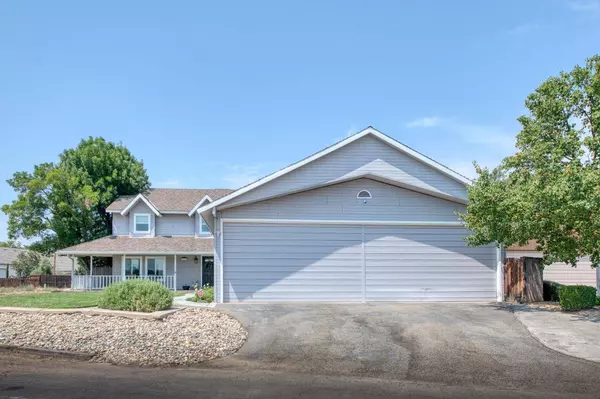 7042 N McCampbell Drive, Fresno, CA 93722