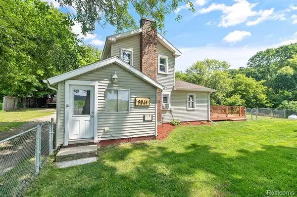 9041 PETRIEVILLE, Eaton Rapids, MI 48827