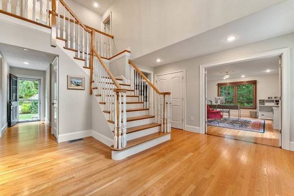 20 Rolling Lane, Dover, MA 02030