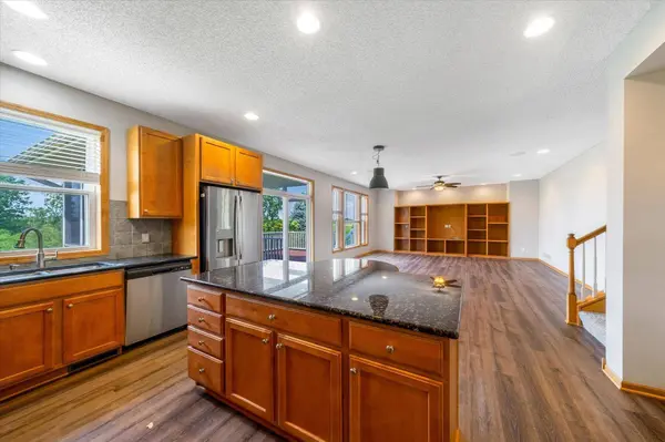 5249 99th CIR N, Brooklyn Park, MN 55443