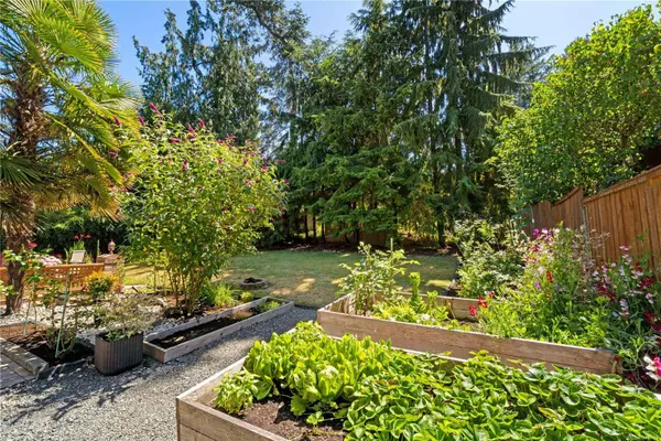 1285 Marina Way, Nanoose Bay, BC V9P 9C1