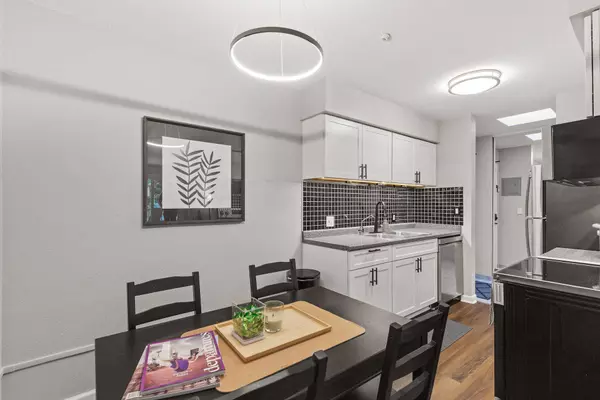 7414 W 22nd ST #305, Saint Louis Park, MN 55426