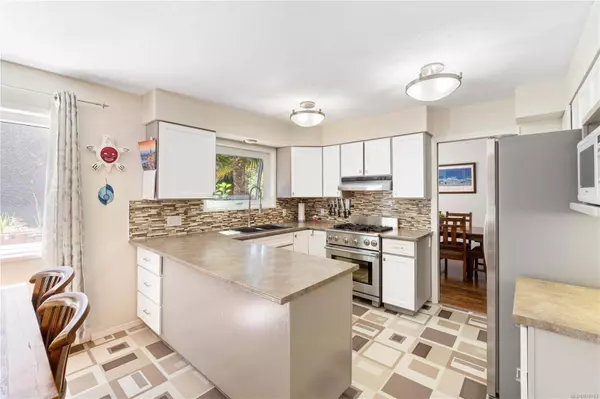 1285 Marina Way, Nanoose Bay, BC V9P 9C1