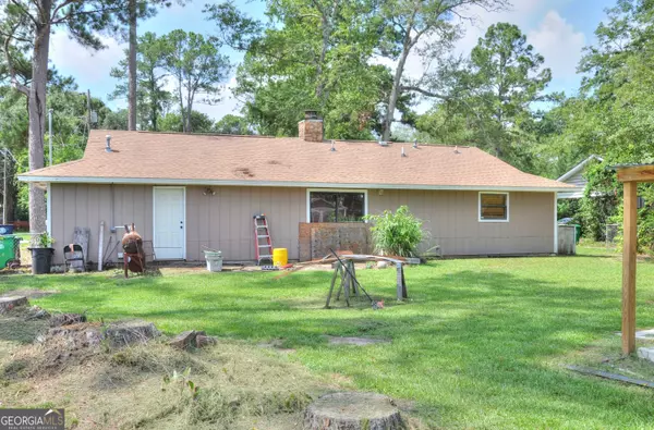 1002 Pineview Dr, Valdosta, GA 31601