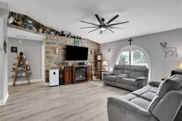 810 ARIETTA CIR, Auburndale, FL 33823