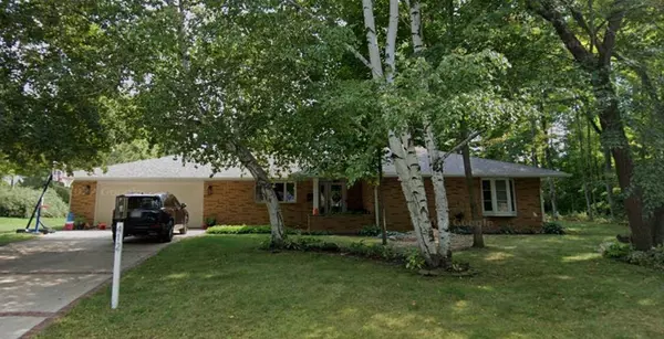 412 Oakwood, Thiensville, WI 53092