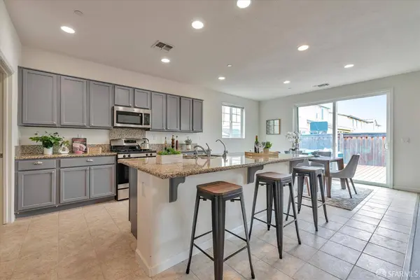 110 Bridalveil WAY, Oakley, CA 94561