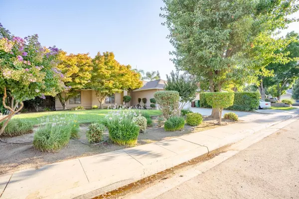 1525 W Kramer Ridge Road, Reedley, CA 93654