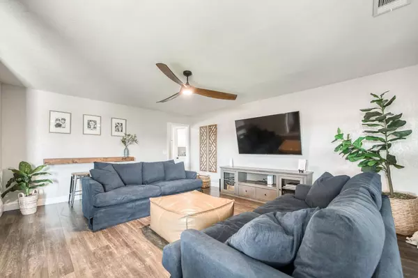 7042 N McCampbell Drive, Fresno, CA 93722