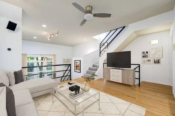 2010 W Potomac AVE #B, Chicago, IL 60622