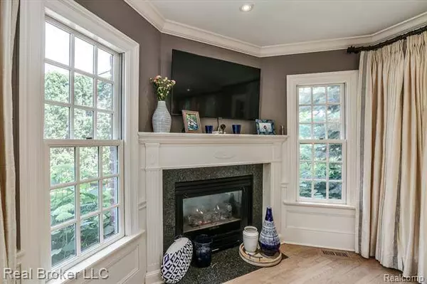 545 SUFFIELD Avenue, Birmingham, MI 48009