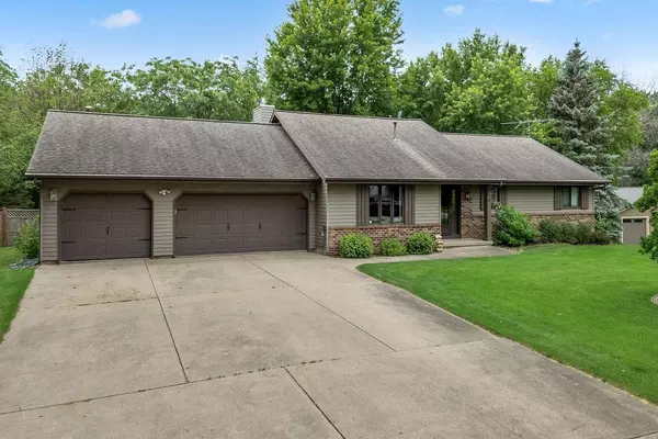 N6803 Donlin Drive, Pardeeville, WI 53954