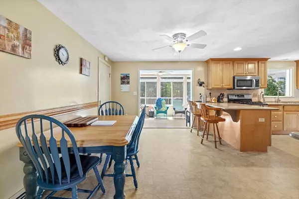 5 Evergreen Ln, Groveland, MA 01834