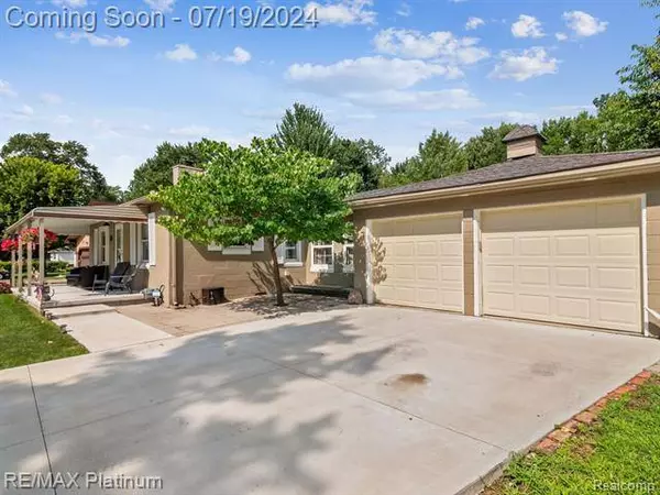 19630 Merriman Court, Livonia, MI 48152