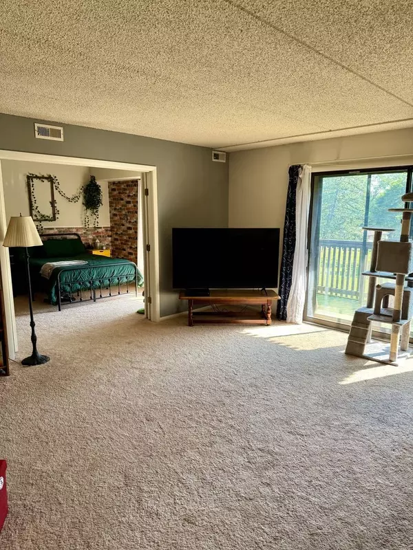 920 Vose DR #103, Gurnee, IL 60031