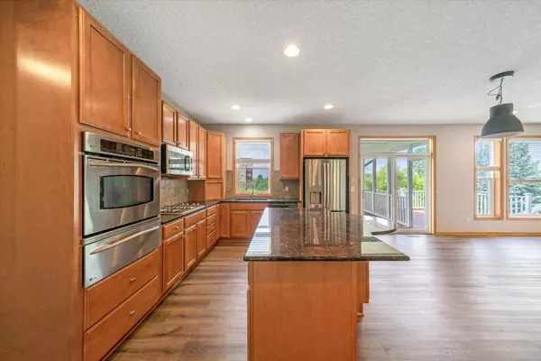 5249 99th CIR N, Brooklyn Park, MN 55443