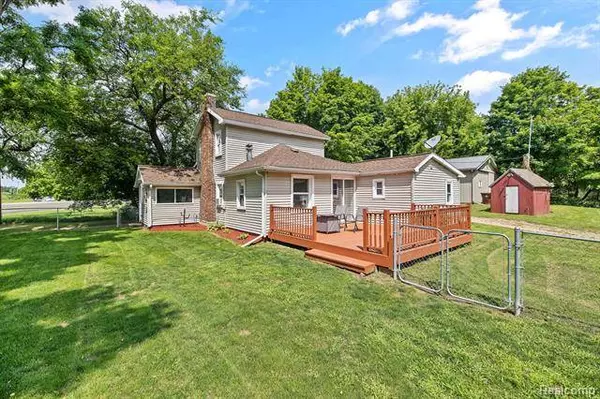 9041 PETRIEVILLE, Eaton Rapids, MI 48827