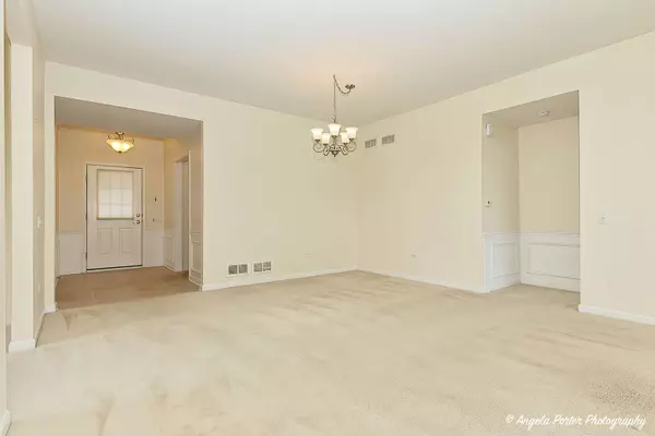 11268 Bellflower LN, Huntley, IL 60142