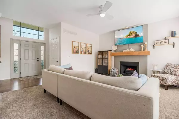 1225 Starbrooke DR, Louisburg, KS 66053