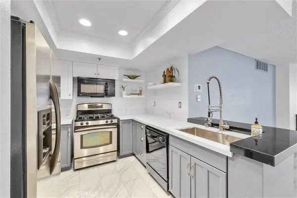 35 Linden AVE #409, Long Beach, CA 90802