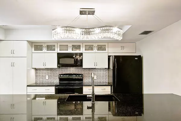 3017 30th LN, Greenacres, FL 33463