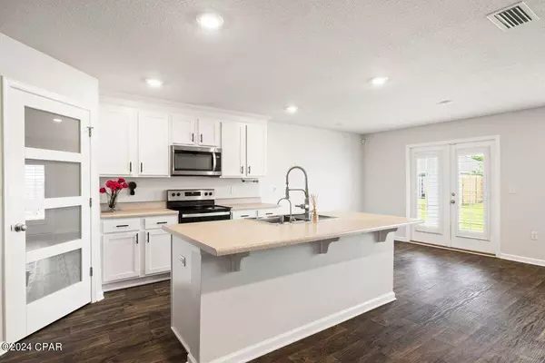 562 Earl Godwin RD #Lot 16, Freeport, FL 32439