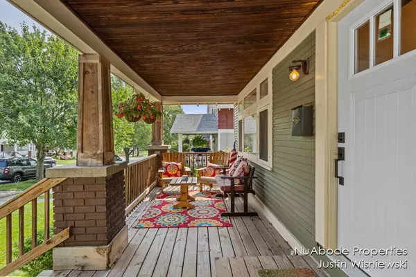 1130 Myrtle NW Street, Grand Rapids, MI 49504