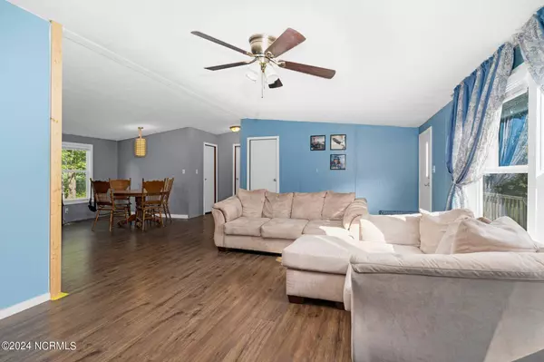 40 Bunker Lane, Louisburg, NC 27549