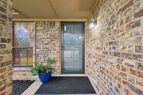 109 S Beltwoods Drive, Desoto, TX 75115