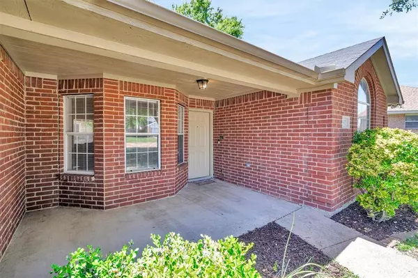 502 Starling Drive, Desoto, TX 75115