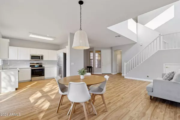 16832 S BLUE Court, Phoenix, AZ 85048