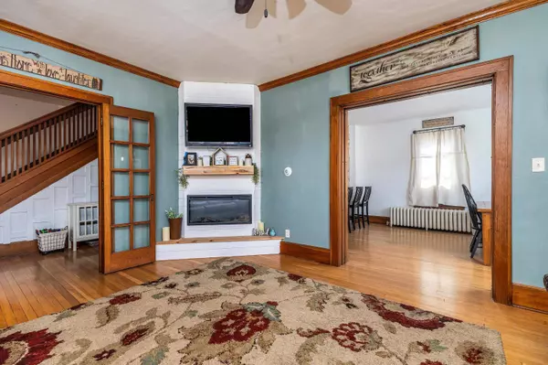 312 N Maple Street, Apple River, IL 61001